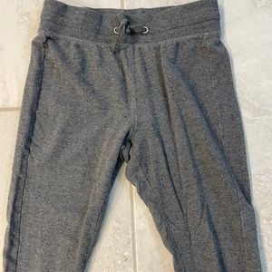 ALO yoga knee length lounge pants